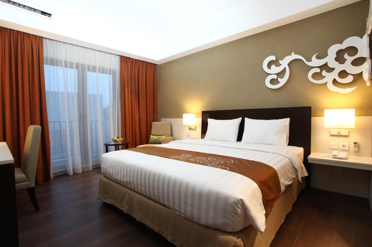 Soll Marina Hotel & Conference Center Bangka Панкалпинанг Экстерьер фото