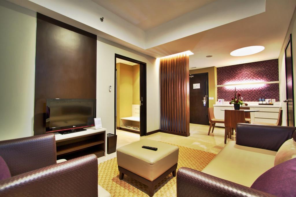 Soll Marina Hotel & Conference Center Bangka Панкалпинанг Экстерьер фото